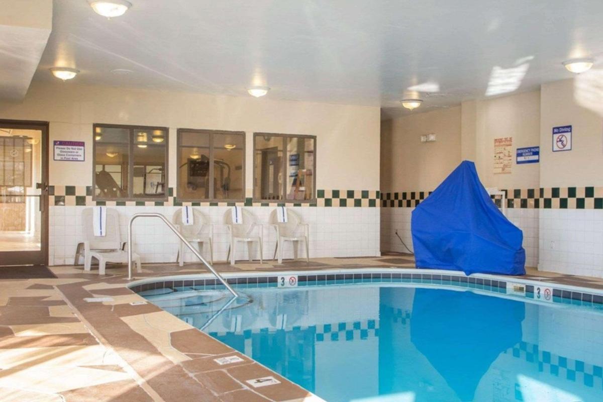 La Quinta Inn & Suites By Wyndham South Holland Extérieur photo