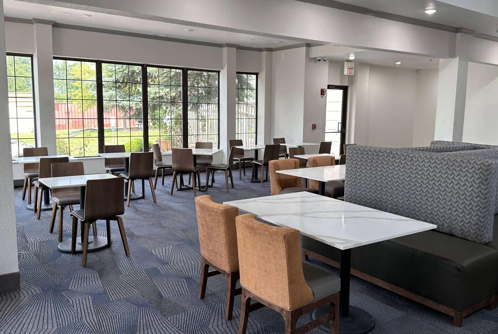La Quinta Inn & Suites By Wyndham South Holland Extérieur photo