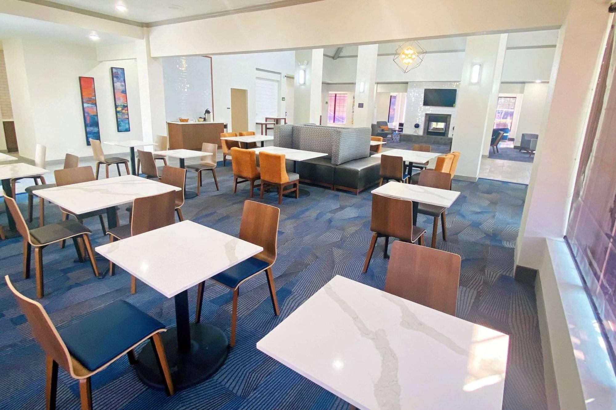 La Quinta Inn & Suites By Wyndham South Holland Extérieur photo